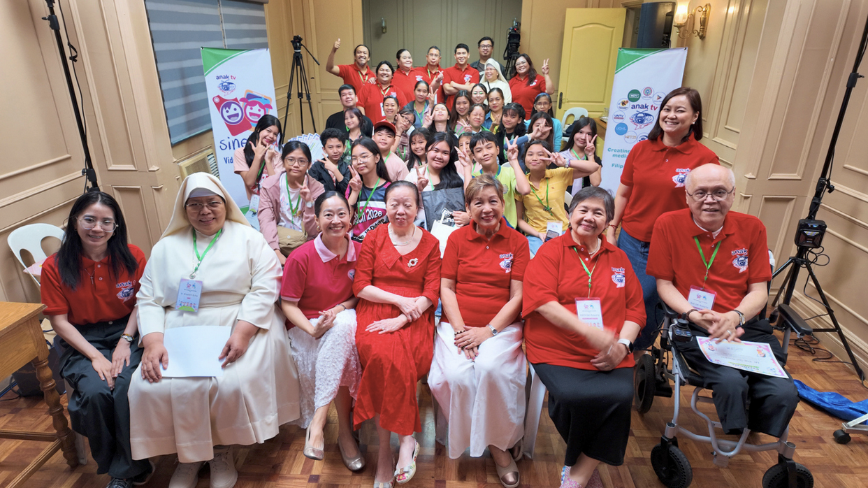 A group photo at the conclusion of the first leg of the Anak TV Media Literacy Symposium in Ilocos Sur, which also marked the start of the nationwide screenings and voting for the 2026 “Anak TV Awards.”